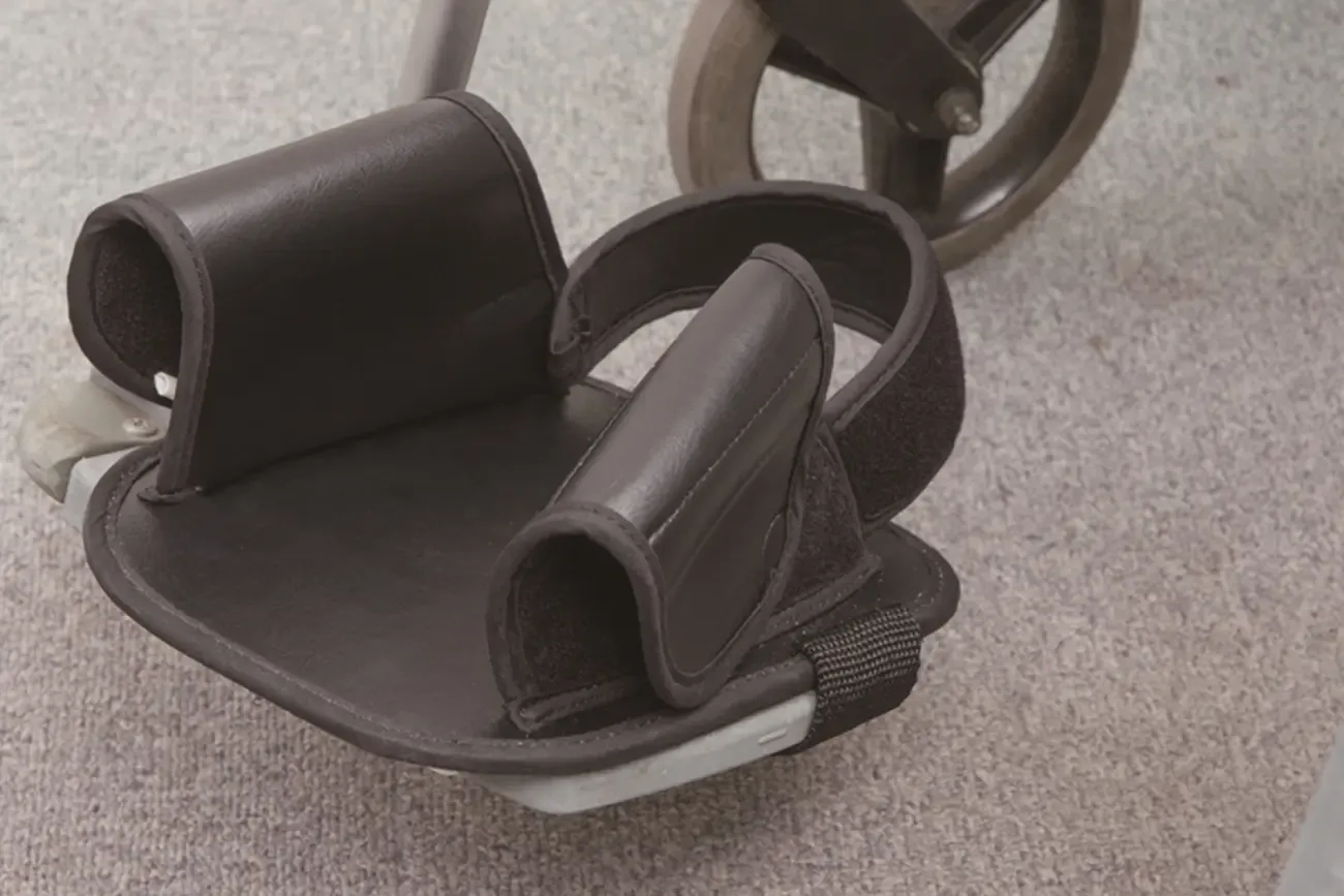 <p>オープン状態をキープできてラクラク着脱</p>