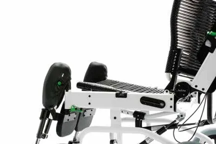 ジュディッタ 前滑りしない座り心地の良い座面.webp