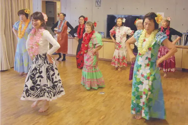 吉祥寺本町在宅介護支援センター フラダンス1.webp