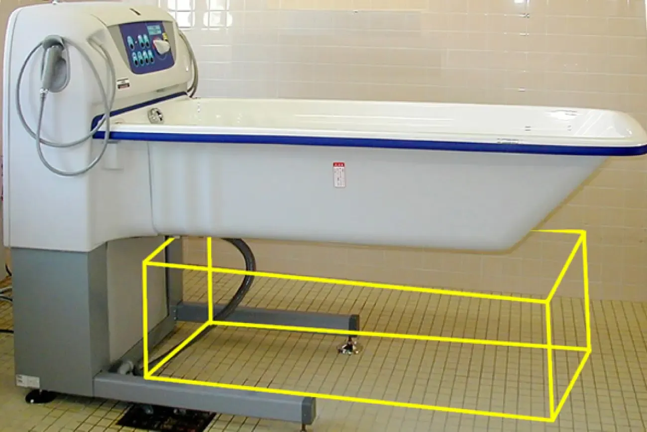 電動昇降式入浴システム 省スペース1.webp