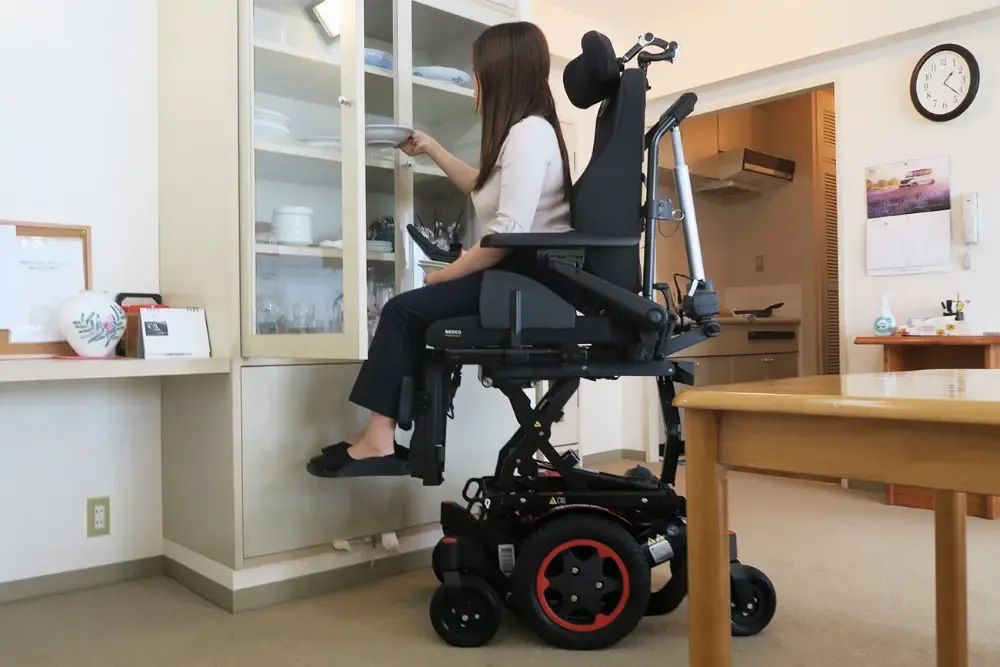 Q300M 室内の移動もスムーズ.webp