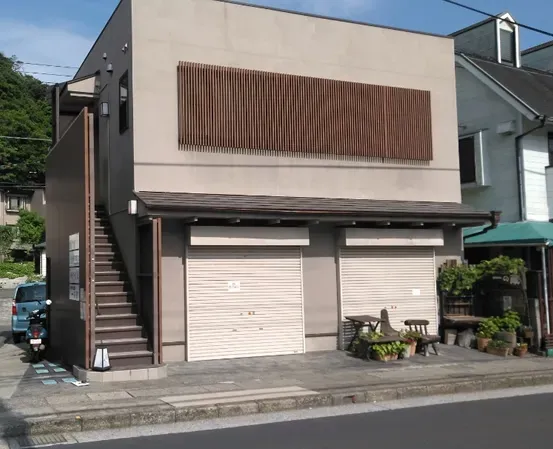 お店は建物の2階にあり階段を使用しているため、高齢者や階段の昇り降りが難しい方は利用が大変でした。