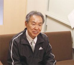 狭間　孝氏