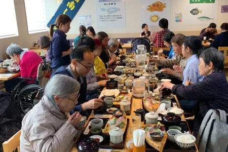 新鮮な海の幸に舌鼓