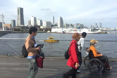 横浜散策ツアー 横浜港大さん橋