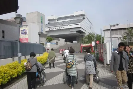 暖かな日差しのもと江戸東京博物館までお散歩