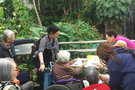 熱帯植物館を見学